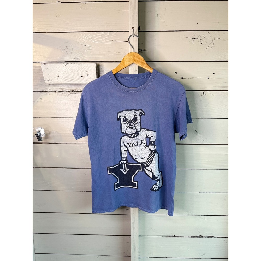 Yale University Bulldogs Graphic T-Shirt Blue Handsome Dan Mascot Vintage Style